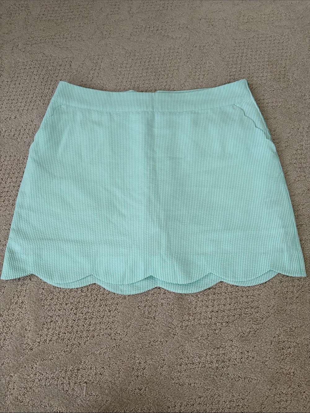 Vineyard Vines scalloped hem skirt